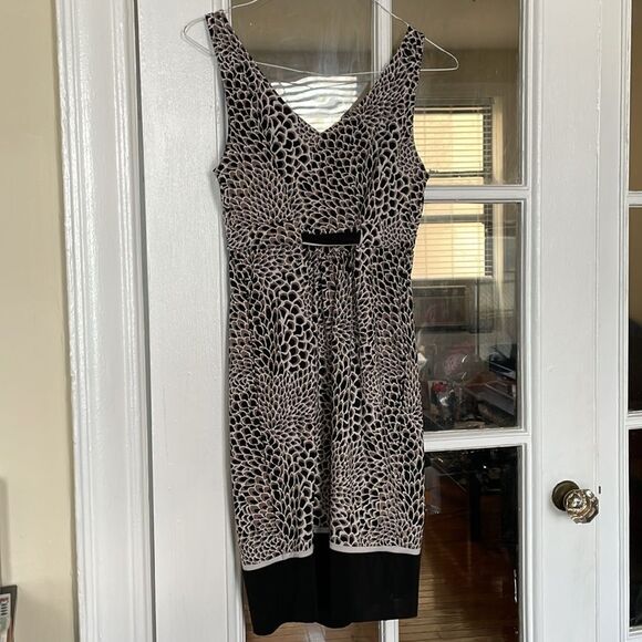 BCBG maxazaria casual flower petals tie at waist cowl neck dress - Picture 14 of 15